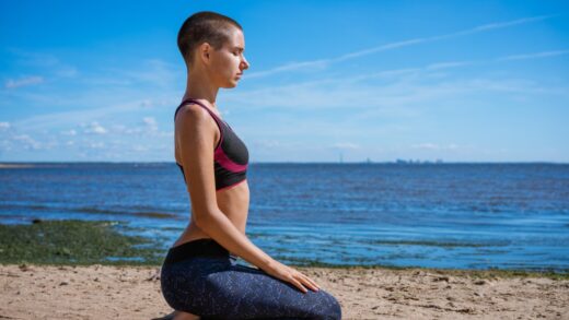 Pilates w duchu mindfulness: kontrola ciała i techniki oddechowe
